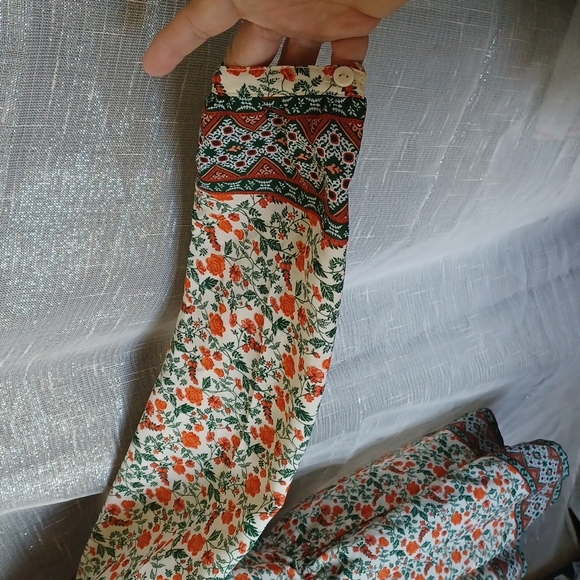 Divided by H&M floral printed long sleeve romper size 2 - Picture 4 of 5